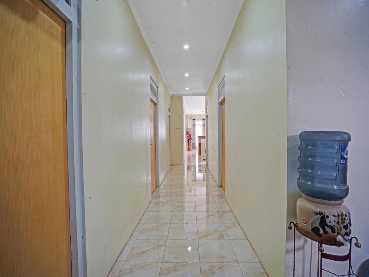 Oyo 90804 Oma Uti Homestay Syariah Jogjacarta Exterior foto