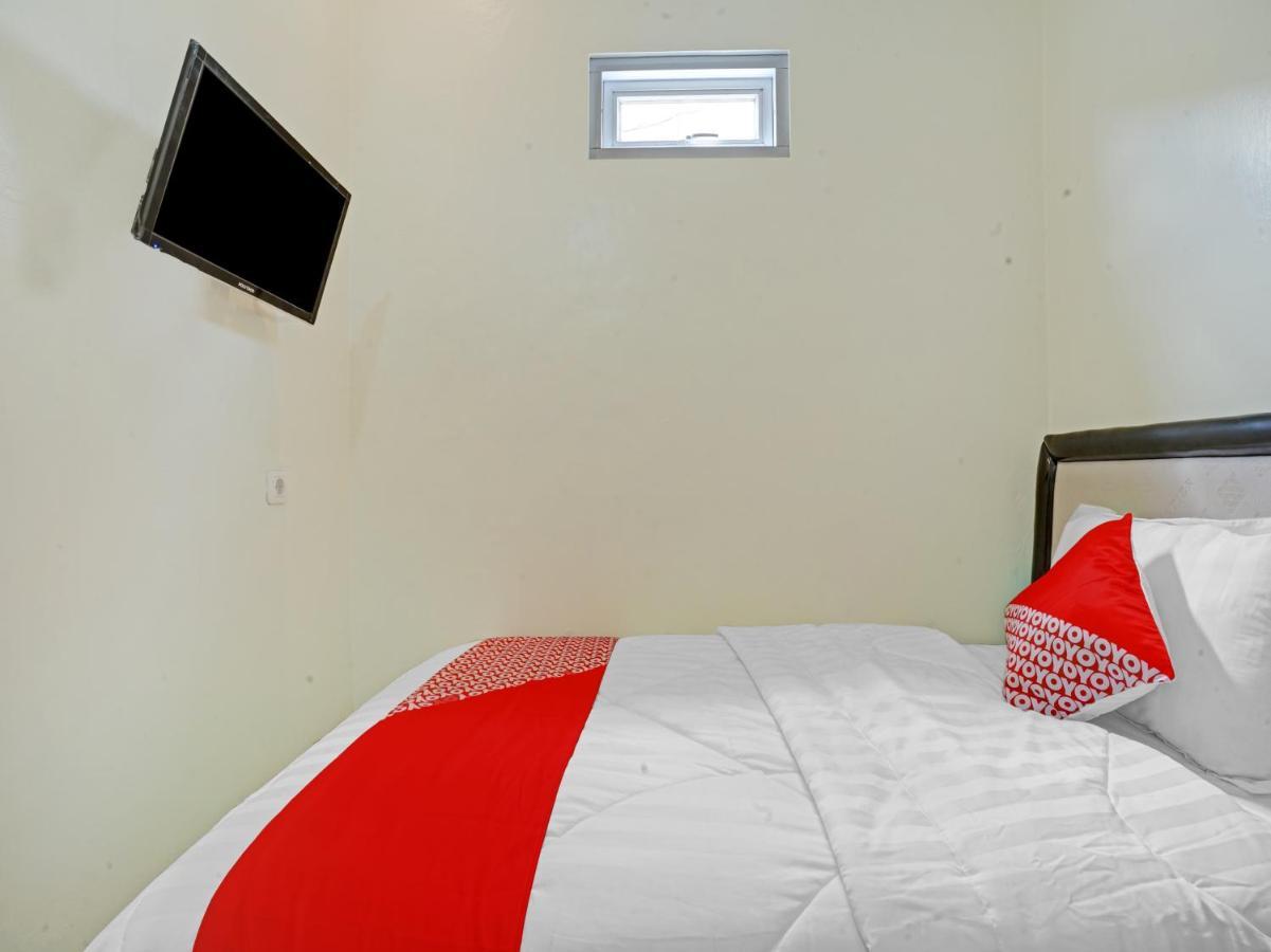 Oyo 90804 Oma Uti Homestay Syariah Jogjacarta Exterior foto