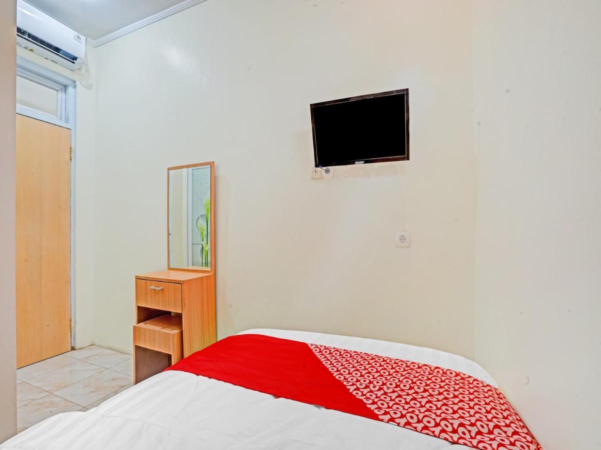 Oyo 90804 Oma Uti Homestay Syariah Jogjacarta Exterior foto